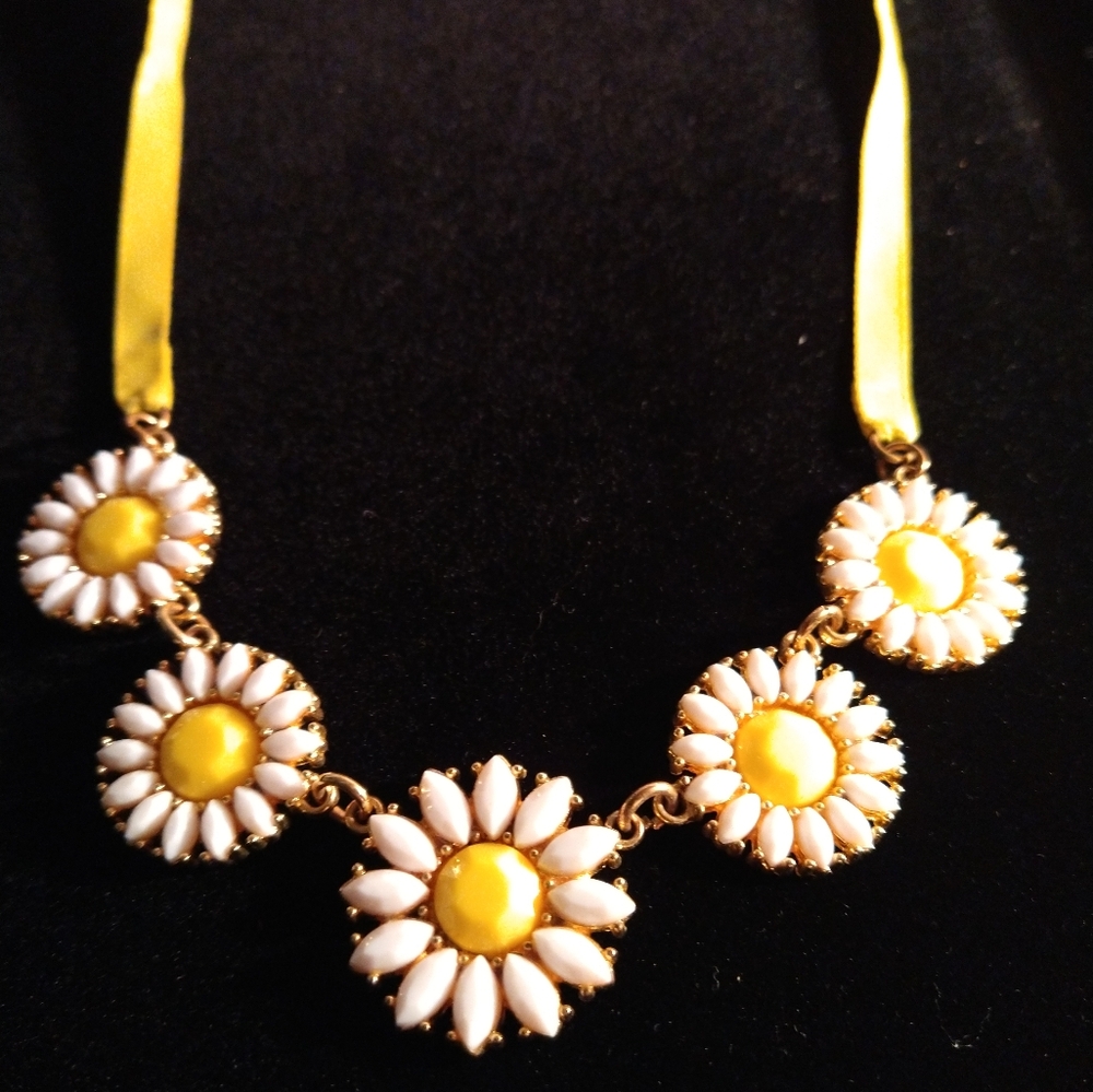Daisy Necklace